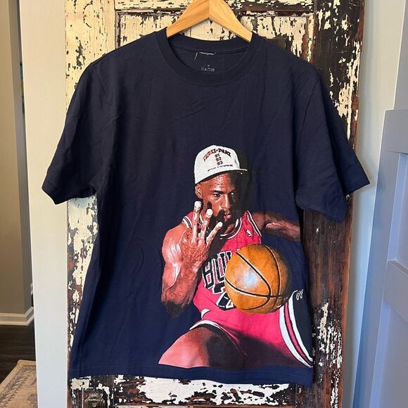 Michael Jordan Three Peat Chicago Bulls NBA three Rings graphic T-shirt M. - Picture 1 of 6